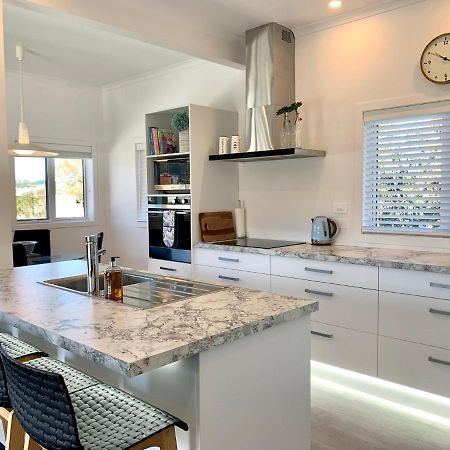 Coromandel Town Harbourside Cottage Luxury Accommodation Exteriér fotografie